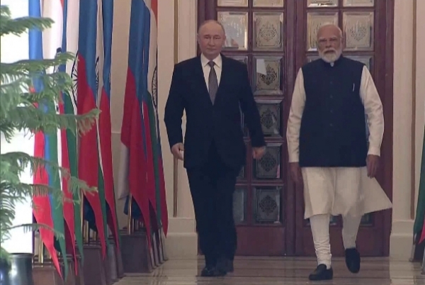 হায়দরাবাদ হাউসে মিলিত মোদী-পুতিন, বাপুকে শ্রদ্ধার্ঘ্য রুশ রাষ্ট্রপতির
