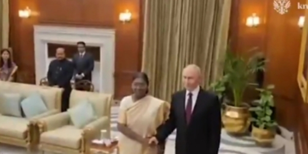 পুতিনের সম্মানে নৈশভোজের আয়োজন রাষ্ট্রপতি মুর্মুর