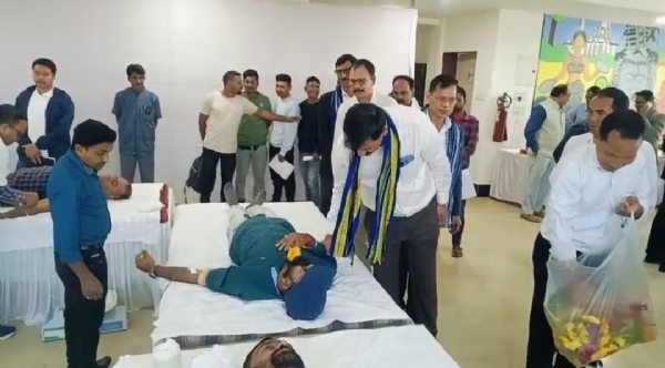 রক্তদান শিবির আগরতলায় রক্তদান শিবির আগরতলায়