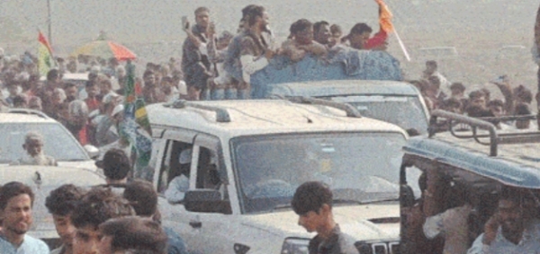 মসজিদ শিলান্যাসের জেরে অবরুদ্ধ জাতীয় সড়ক! বেলডাঙায় যানজটের জেরে যাত্রী ভোগান্তি মসজিদ শিলান্যাসের জেরে অবরুদ্ধ জাতীয় সড়ক! বেলডাঙায় যানজটের জেরে যাত্রী ভোগান্তি