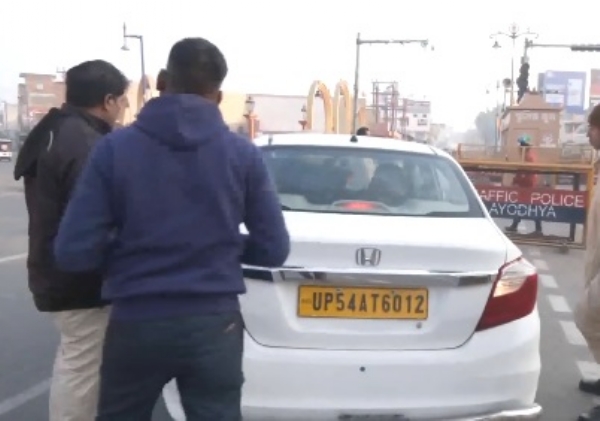 পুলিশি নিরাপত্তায় মোড়া অযোধ্যা ও বারাণসী