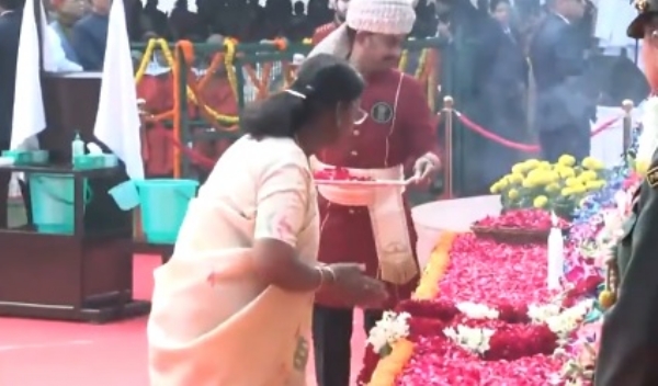 পুণ্যতিথিতে আম্বেদকরকে শ্রদ্ধার্ঘ্য রাষ্ট্রপতি; উপ-রাষ্ট্রপতি ও প্রধানমন্ত্রীর পুণ্যতিথিতে আম্বেদকরকে শ্রদ্ধার্ঘ্য রাষ্ট্রপতি; উপ-রাষ্ট্রপতি ও প্রধানমন্ত্রীর