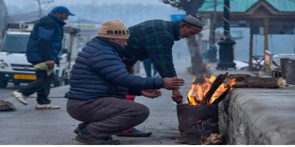 জম্মু ও কাশ্মীরে বাড়ছে শৈত্যপ্রবাহ, সর্বনিম্ন তাপমাত্রা মাইনাস ৬.৪ ডিগ্রি সেলসিয়াস