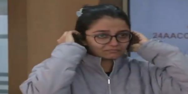 টানা ৪ দিন বিপর্যস্ত ইন্ডিগোর পরিষেবা, কেঁদে ভাসাচ্ছেন যাত্রীরা