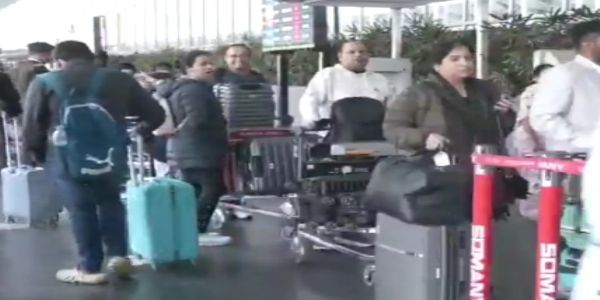 ইন্ডিগো বিভ্রাটে দেশের বিভিন্ন বিমানবন্দরে ভোগান্তি, একই ছবি কলকাতাতেও