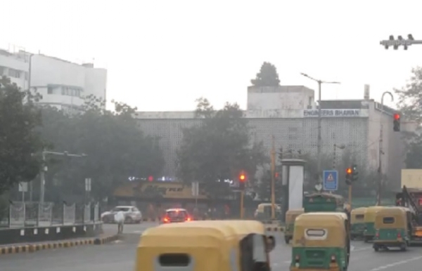 দিল্লিতে দূষণ কমছেই না, পঞ্জাব ও হরিয়ানায় জমজমাট ঠান্ডা