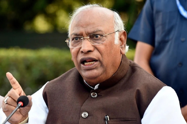 গোয়ার অগ্নিকাণ্ডে শোকাহত খাড়গে গোয়ার অগ্নিকাণ্ডে শোকাহত খাড়গে