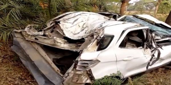 বিহারের জামুইয়ে গাছে ধাক্কা গাড়ির; ৩ যুবকের মৃত্যু, আহত একজন