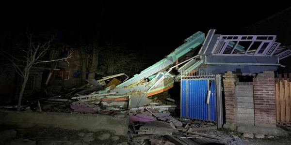 সন্ত্রাসের বিরুদ্ধে পদক্ষেপ জারি, কাশ্মীরে ভেঙে দেওয়া হল আরও দুই জঙ্গির বাড়ি