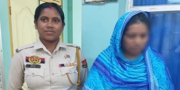 বক্সনগর সীমান্তে বাংলাদেশি মহিলা আটক