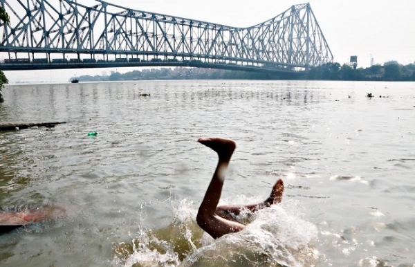 ফের ঊর্ধ্বমুখী তাপমাত্রা, বুধ ও বৃহস্পতিতে দক্ষিণবঙ্গে বৃষ্টির পূর্বাভাস