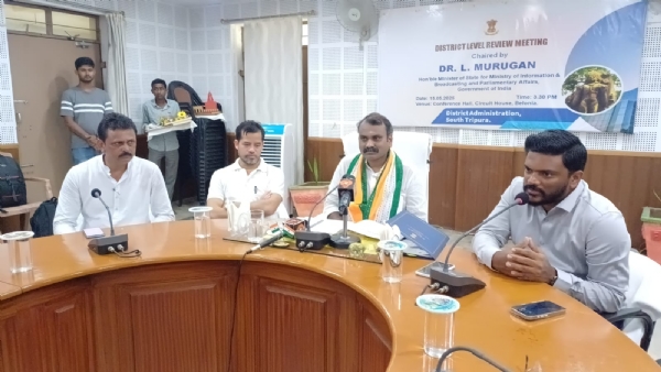 কেন্দ্রীয় প্রতিমন্ত্রী