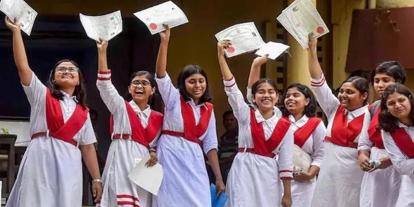 মাধ্যমিকে প্রথম রায়গঞ্জের অদৃত, এবার পাশের হার ৮৬.৫৬ শতাংশ