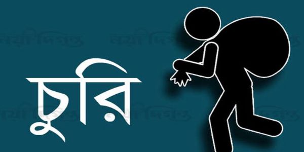 চোরের ফেলে যাওয়া অটো ভেঙে চুরমার করলেন স্থানীয়রা