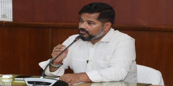 বর্ষা আসন্ন, নিত্য প্রয়োজনীয় পণ্যের যোগান স্বাভাবিক রাখতে নির্দেশ খাদ্যমন্ত্রীর