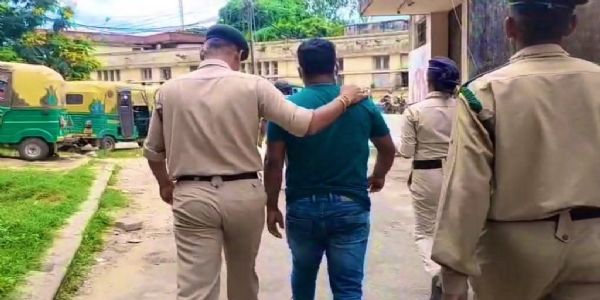 নাবালিকা ধর্ষণের দায়ে গ্রেফতার যুবক