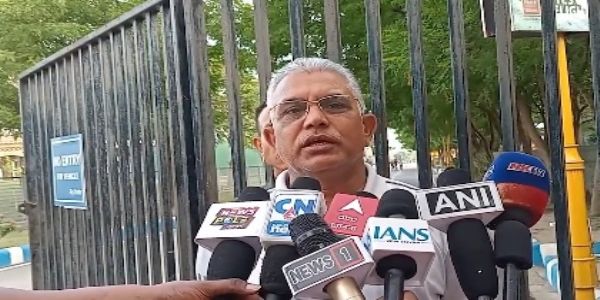 বড় নেতারা না ডাকলে আমি যাই না, অভিমানী সুর দিলীপের কন্ঠে