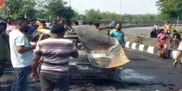 জামশেদপুরে চলন্ত গাড়িতে সিলিন্ডার ফেটে বিস্ফোরণ, দগ্ধ হয়ে মৃত্যু চালকের