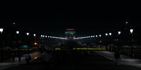 নিরাপত্তার কারণে ইন্ডিয়া গেট খালি করলো দিল্লি পুলিশ
