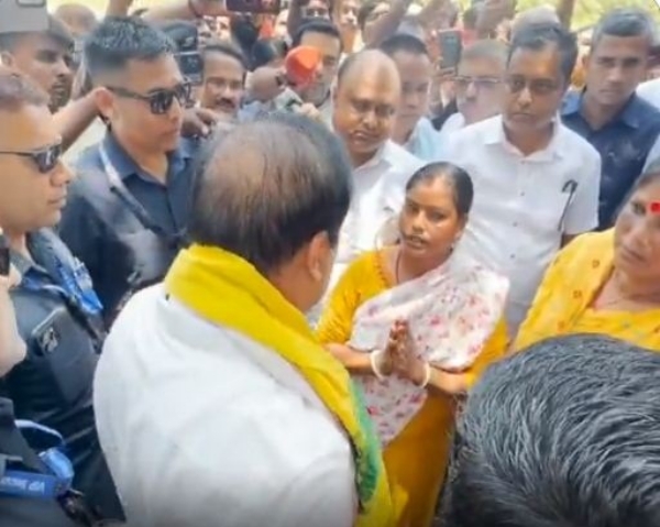 আতঙ্কিত স্থানীয়দের কথা শুনছেন মুখ্যমন্ত্রী ড. শর্মা