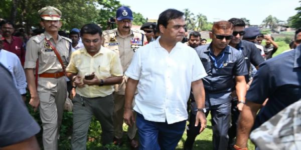 মুখ্যমন্ত্রীর কড়া নির্দেশের বারো ঘণ্টার মধ্যে ধুবড়িতে ধৃত গো-মাংস এবং সাম্প্রদায়িক সম্প্রীতি বিনষ্টকারী ৩৮ জন অপরাধী