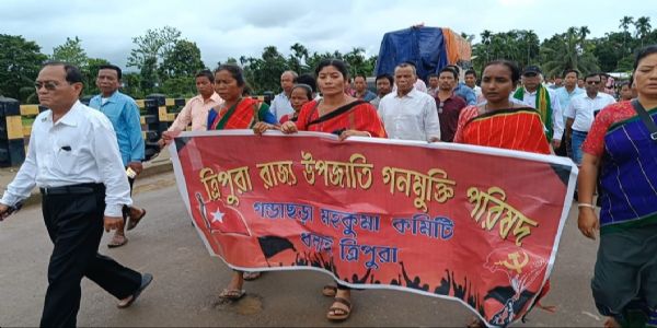 গণ্ডাছড়ায় মহকুমা শাসককে ডেপুটেশন গণমুক্তি পরিষদের