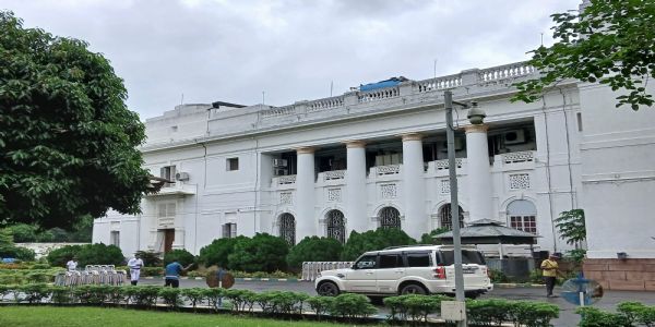 বিরোধীদের বক্তব্য রাখতে সভায় বাধাদান শাসকদলের সদস্যদের, অসন্তুষ্ট অধ্যক্ষ