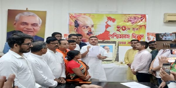 বিধানসভায় পশ্চিমবঙ্গ দিবস পালিত, প্রতিকৃতিতে মাল্যদান বিজেপি