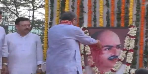 শ্যামাপ্রসাদ মুখার্জির বলিদান দিবসে শ্রদ্ধাঞ্জলি কেন্দ্রীয় শিক্ষামন্ত্রীর