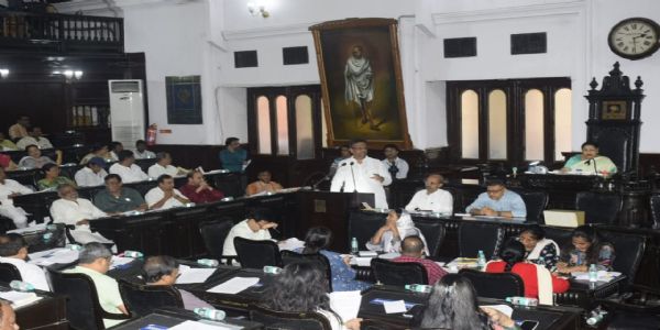 অগ্নিকাণ্ডের ঘটনা মোকাবিলায় গঙ্গাজল যোগানের পরামর্শ পুরসভার মাসিক অধিবেশনে