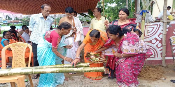 দুর্গোৎসব উপলক্ষে বিলোনিয়ার ওরিয়েন্টাল ক্লাবে খুঁটিপূজা
