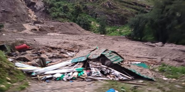(আপডেট) উত্তরকাশীতে মেঘ ভাঙা বৃষ্টিতে উদ্ধার দুই শ্রমিকের দেহ , নিখোঁজ ৭ শ্রমিক