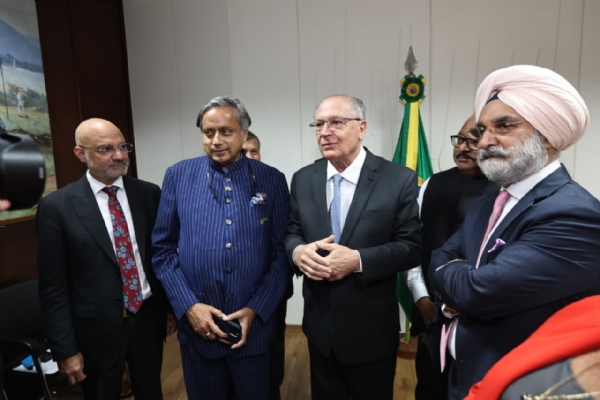 শশীর নেতৃত্বে প্রতিনিধি দল ব্রাসিলিয়ায়, তুলে ধরলেন সন্ত্রাসের প্রসঙ্গ