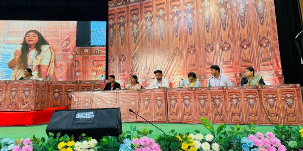 সংশোধন... মহিলা মোর্চার উদ্যোগে আগরতলায় মক পার্লামেন্ট অনুষ্ঠিত