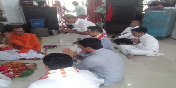 কাঁচাকান্তি মন্দিরে পুজো দিলেন এপিসিসি সভাপতি গৌরব গগৈ