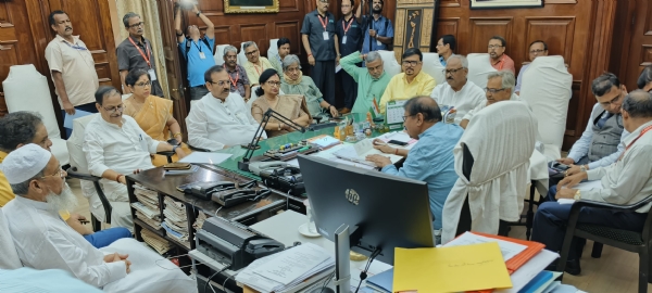 বিধানসভায় অধ্যক্ষের চেম্বারে কার্যকর উপদেষ্টা কমিটির বৈঠক