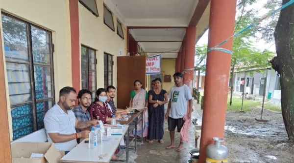 কাছাড়ের ত্রাণ শিবিরে চিকিৎসা সেবা