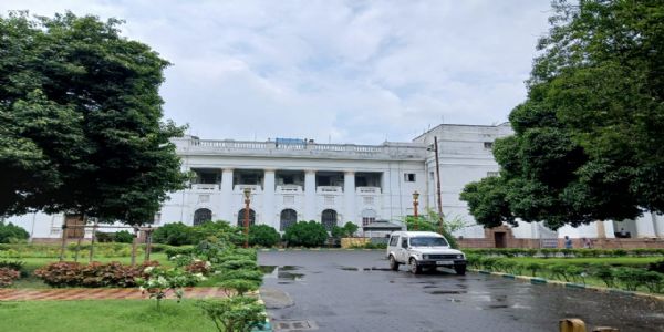আইন কলেজ বন্ধ রাখা নিয়েই তরজা অব্যাহত