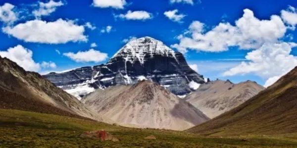 পাহাড়ে বর্ষা সতর্কতা, তবু থামছে না কৈলাস যাত্রা