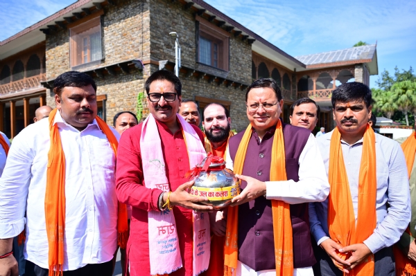 কুশিনগরের উদ্দেশ্যে কলশ যাত্রার সূচনা করলেন মুখ্যমন্ত্রী