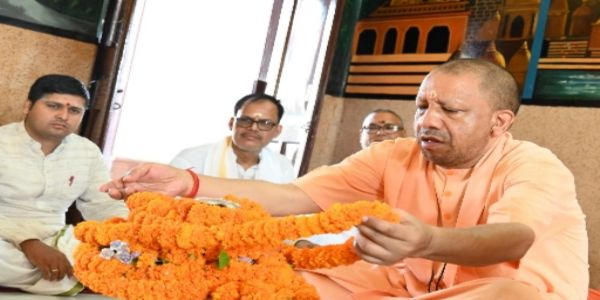 পয়লা শ্রাবণে রুদ্রাভিষেক মুখ্যমন্ত্রী যোগীর