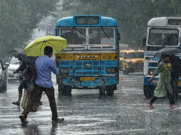 বৃষ্টি থামতেই রোদের দেখা, ১৩-১৫ ফের বঙ্গে ভারী বর্ষণের সম্ভাবনা