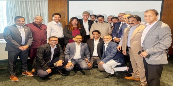 দুবাইতে মুখ্যমন্ত্রী ডঃ যাদবকে স্বাগত জানালেন ভারতীয় বংশোভূত নাগরিক এবং শিল্পপতিরা