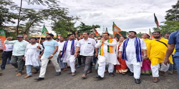 বক্সনগরে মন্ত্রী কিশোর বর্মণকে সংবর্ধনা
