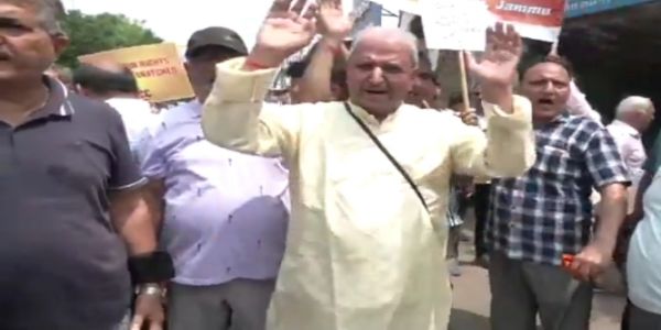 ১৩ জুলাই দিনটি কালা দিবস হিসেবে পালন কাশ্মীরি পণ্ডিতদের