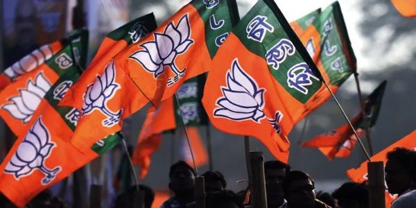খেজুরিতে শুনশান রাস্তা; বন্ধ দোকানপাট, চলছে পুলিশি নজরদারি