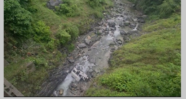 পিথোরাগড়ে ভয়াবহ পথ দুর্ঘটনায় নিহত আটজন, আহত ছয়