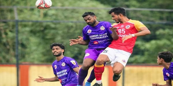 কলকাতা ফুটবল লিগ : শেষ মুহূর্তের গোলে পাঠচক্রের কাছে হারল ইস্টবেঙ্গল