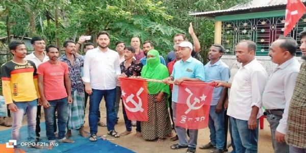 কুলোবাড়িতে বিজেপি ছেড়ে সিপিআই(এম)-এ যোগ দিলেন ৪৫ জন ভোটার