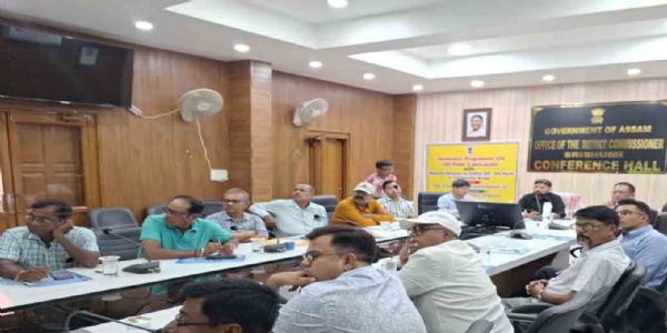 শ্রীভূমিতে অয়েল পাম চাষের জন্য চা বাগান ম্যানেজমেন্টের সাথে সভা জেলাশাসকের